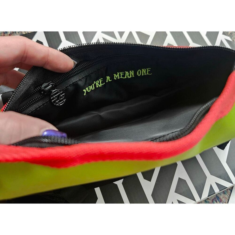 ZOX "YOU'RE A MEAN ONE" GRINCH DAILY BELT BAG - CHRISTMAS SUPER LIMITED RARE BAG
